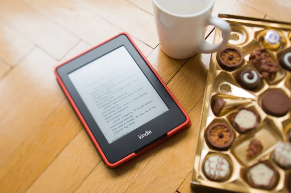 Amazon Kindle reader — Stock Photo, Image