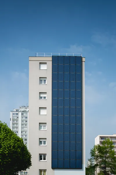 Planta solar en un edificio —  Fotos de Stock