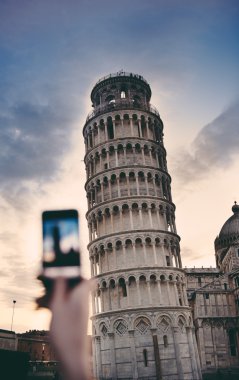 pisa Kulesi Fotoğraf çekme turizm