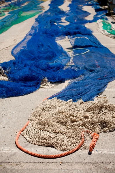 Redes de pesca en puerto — Foto de Stock