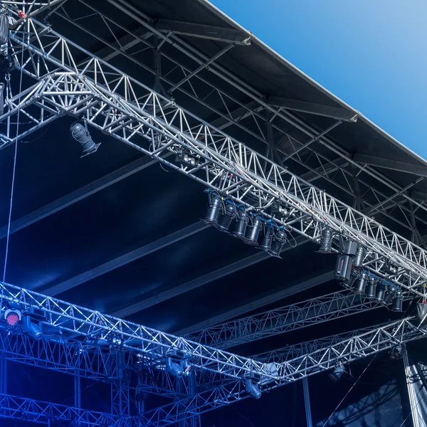 Empty stage before a concert — Stock Photo, Image