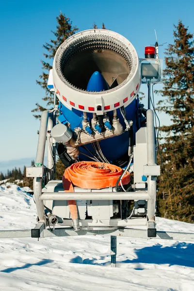 Snow gun frontal view — Stock Photo, Image