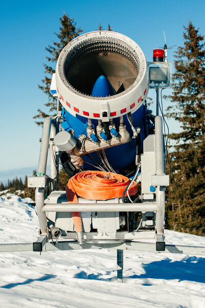 Snow gun frontal view