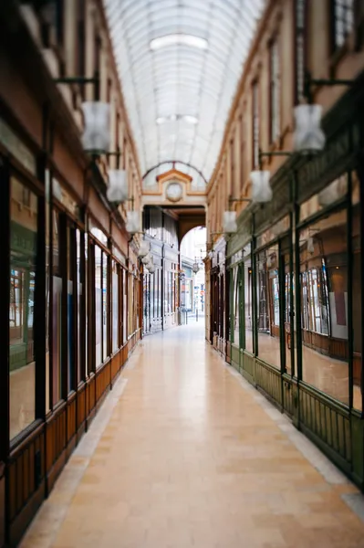 Красивая парижская торговая галерея — стоковое фото