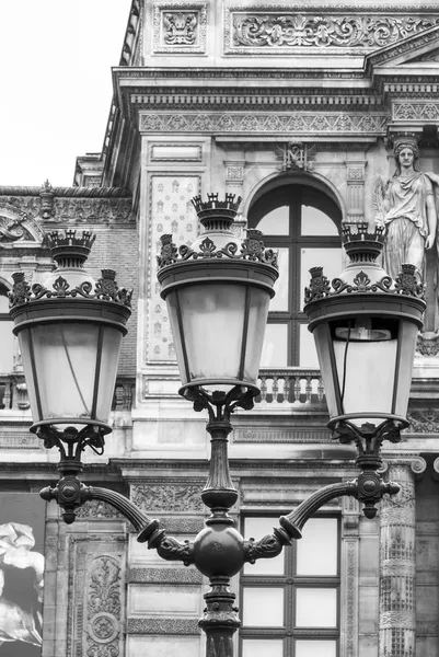 Vintage straat lantaarn in Parijs, Frankrijk — Stockfoto
