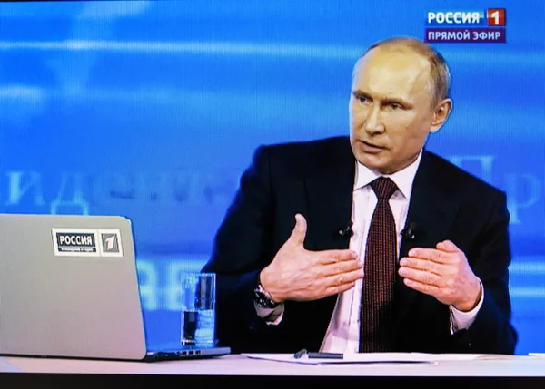 Panggilan televisi tahunan Presiden Rusia Vladimir Putin dengan — Stok Foto