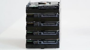 Adam eliyle kaldırılmakta Hdd