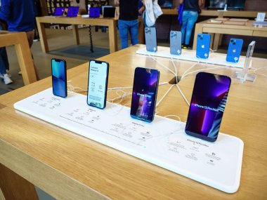 Apple Store 'da iPhone 13 Pro ve Max sürümlerinin tam aralığı