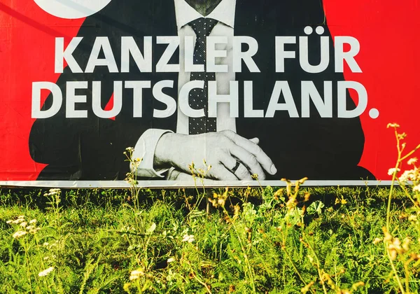 ( 영어 ) Olaf Scholz woith text Kanzler fur Deutschland. — 스톡 사진