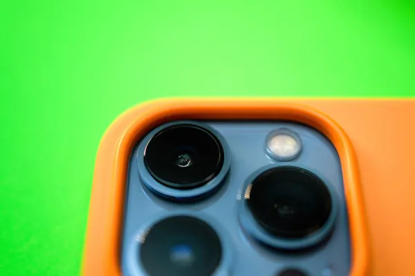 Macro πλάνα από τις τρεις κάμερες Apple Υπολογιστές iPhone 13 pro — Φωτογραφία Αρχείου