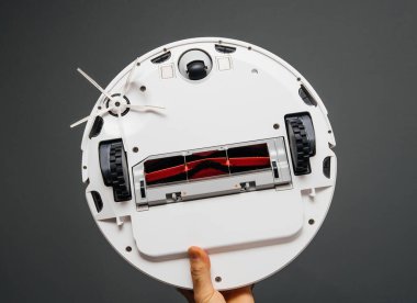 Yeni robot elektrik süpürgesi gösteriliyor
