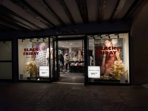 Etam lingerie clothes store with Black Friday signage — 图库照片