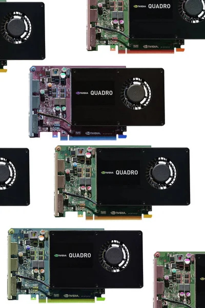Etail van nieuwe professionele nVidia Quadro K2200 GPU videokaart — Stockfoto