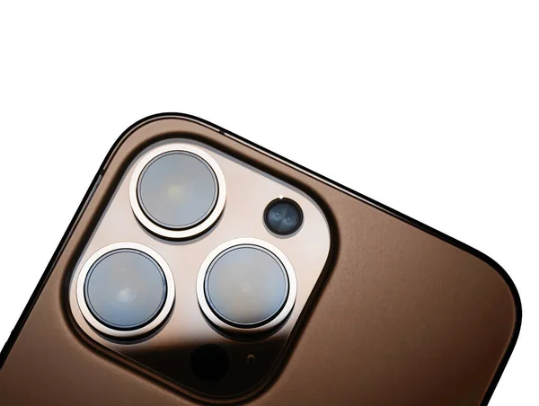 Apple Computers iPhone 13 pro smartphone showing the triple came — Stockfoto
