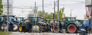 Bin traktör çiftçi protestosu için yola çıktı.