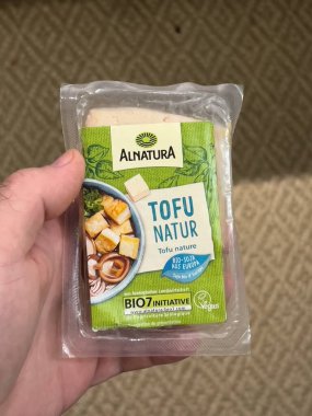 POV erkek el ele tutuşma paketi Alnatura Tofu Natur peyniri