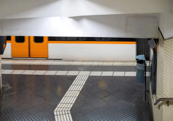 Vista para o metro de partida metro metro metro em Barcelona metro — Fotografia de Stock