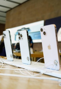 Birden fazla yeni Apple Bilgisayarları iPhone pro 13