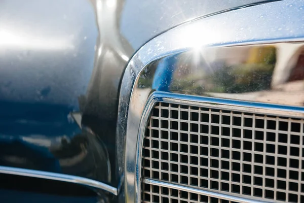 Close-up macro shot of vintage luxury back limousine — Stock Photo, Image