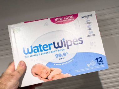 POV erkek el ele tutuşması paketinde dünyanın en saf ıslak mendilleri var.