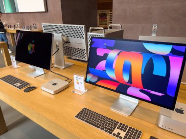 Klavye, bilgisayar, teknoloji, iş dünyası, laptop, ofis, iletişim, konsept, iş, internet, anahtar, ağ, sanal alan, çevrimiçi, arkaplan, masa, beyaz, ekran, not defteri, bilgi, dijital, el