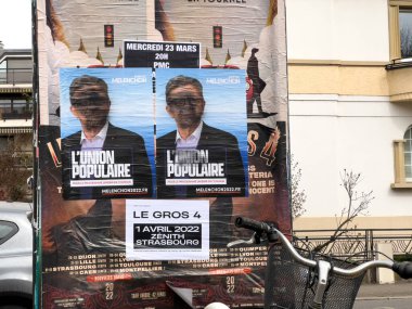 Jean-Luc Antoine Pierre Melenchon 'un yer aldığı Union Populaire posteriyle Fransa cumhurbaşkanlığı seçimi