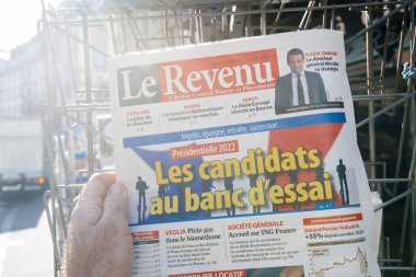 Emmanuel Macron gazetesi, 10 Nisan 2022 'deki Fransa başkanlık seçimlerinin birinci turundan bir gün sonra Le Pen Denizcisi
