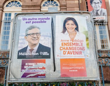 Fransa 'da yapılacak cumhurbaşkanlığı seçimleri için Fransız başkanlık posterleri