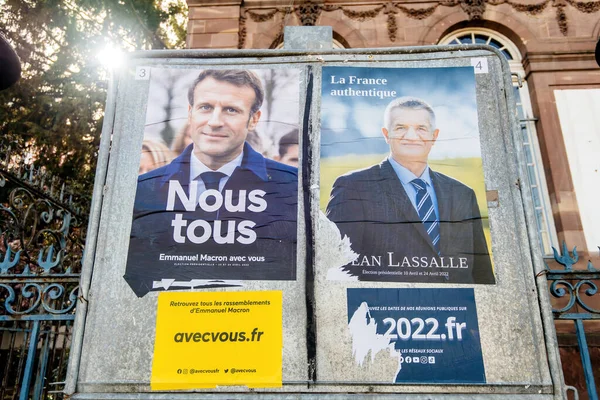 Carteles presidenciales franceses para las próximas elecciones presidenciales en Francia — Foto de Stock