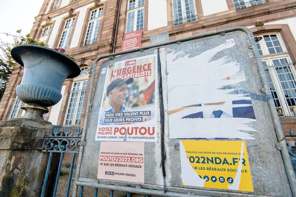 Fransa 'da yapılacak cumhurbaşkanlığı seçimleri için Fransız başkanlık posterleri