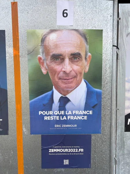 2022 Élection présidentielle française avec affiche du parti Reconquérir avec Eric Zemmour — Photo