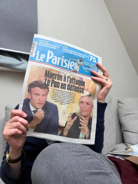 Marine Le Pen i prezydent Francji Emmanuel Macron - wybory prezydenckie w 2022 r. — Zdjęcie stockowe