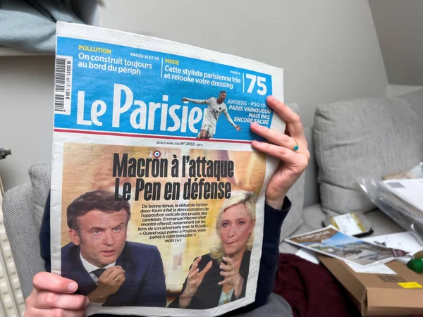 Marine Le Pen and French President Emmanuel Macron - presidential election of 2022 — Zdjęcie stockowe