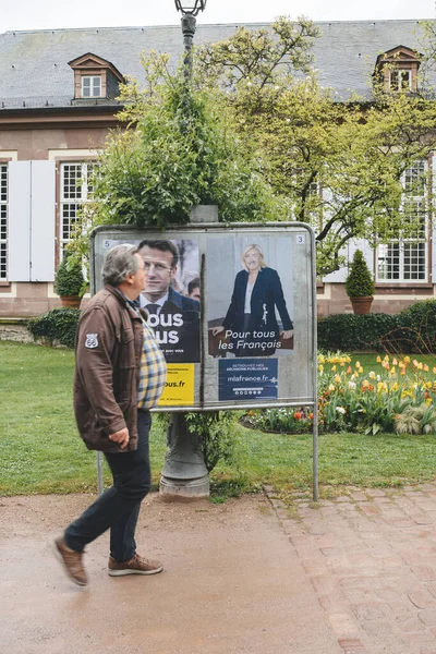Election day in France posters people are called to choose the president — Stock Photo, Image