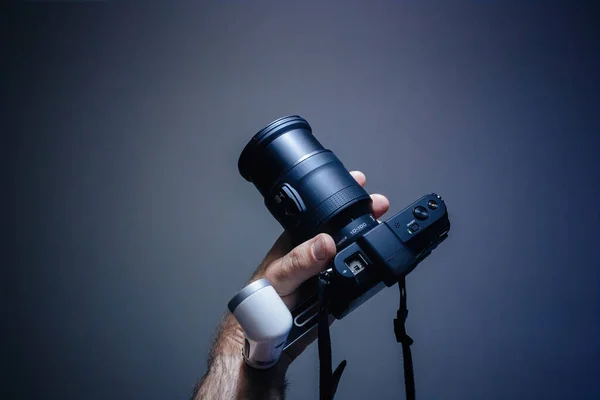 Bazel Zwitserland Mei 2022 Pov Male Hand Met Nieuwe Nikon — Stockfoto