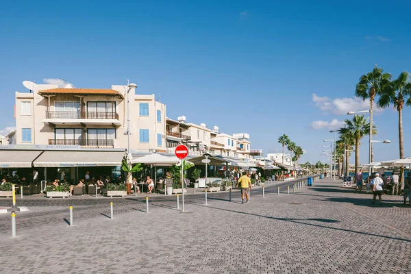 Paphos Cyprus Oct 2014 Poseidonos Ave Paphos Cyprus People Tourists — Stok fotoğraf