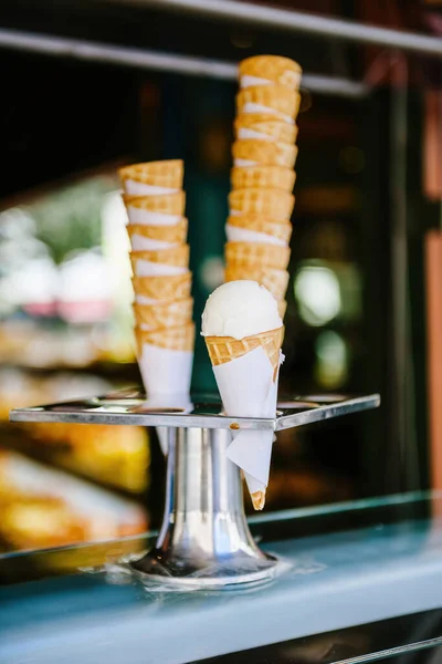 Small Artisanal Ice Cream Parlor Selective Focus Ice Cream Cones — Stock Photo, Image