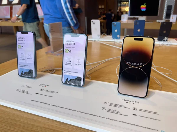 Paris France Sep 2022 Повний Діапазон Нових Комп Ютерів Apple — стокове фото