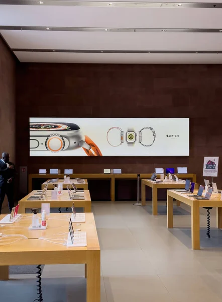 Παρίσι Γαλλία Σεπτεμβρίου 2022 Εσωτερικό Apple Store Διαφημίσεις Νέα Συσκευή — Φωτογραφία Αρχείου