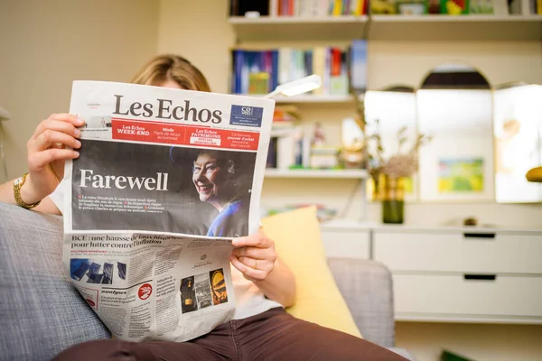 Paris France Sep 2022 Woman Reading Living Room Couch Latest — Stock Photo, Image