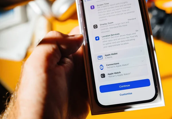 Париж Франция Сентября 2022 Года Установка Apple Computers Нового Iphone — стоковое фото