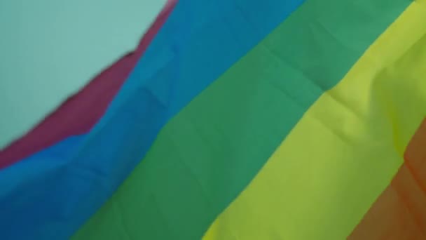 Hbtq Flaggan Representerar Homosexuell Bög Stolthet Regnbåge Flagga Vinka Igbtq — Stockvideo