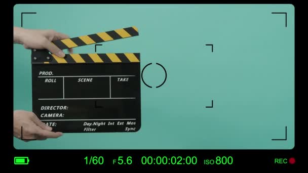 Placa Palmas Filme Diretor Hollywood Film Slate Equipe Filmagem Segura — Vídeo de Stock