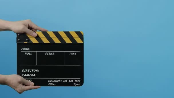 Placa Palmas Filme Diretor Hollywood Film Slate Equipe Filmagem Segura — Vídeo de Stock