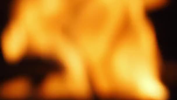 Yangının Bulanık Video Görüntüleri Soyut Yanan Alev Siyah Arka Plan — Stok video