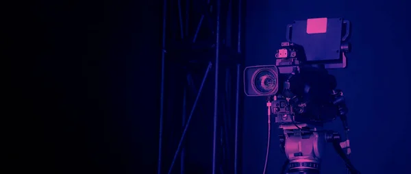 Televizní Kamera Vysílaná Jeřábovém Stativu Pro Natáčení Nebo Nahrávání Vysílání — Stock fotografie