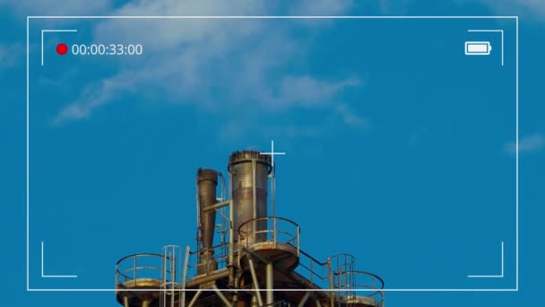 Kimya Endüstrisi Bölgesinden Petrol Rafinerisi Petrokimya Fabrikasında Fazla Gaz Yakılıyor — Stok video