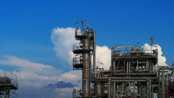 Zbiornik Beczki Rafinerii Ropy Naftowej Zakład Petrochemiczny Fabryczny Przemysł Chemiczny — Zdjęcie stockowe