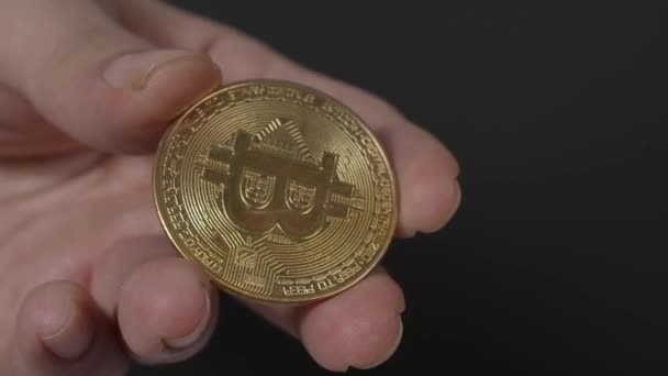 Gold Bitcoin Giving Receiving Hand Represent Cryptocurrency Transaction Buying Paying — Video