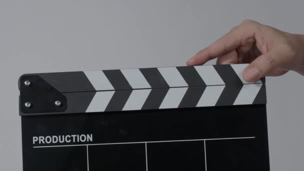 Movie Slate Clapperboard Hitting Close Hand Holding Empty Film Slate — Video